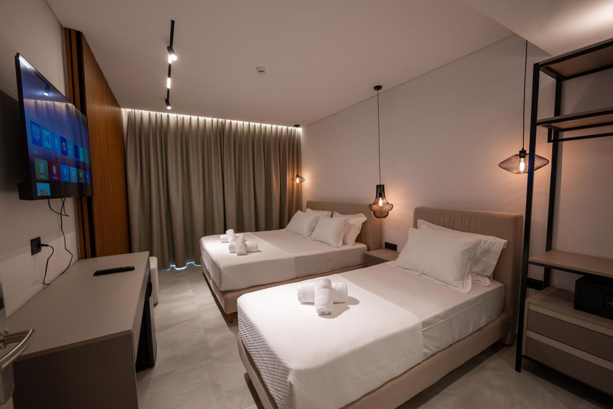 Litan Hotel Sarandë Buitenkant foto