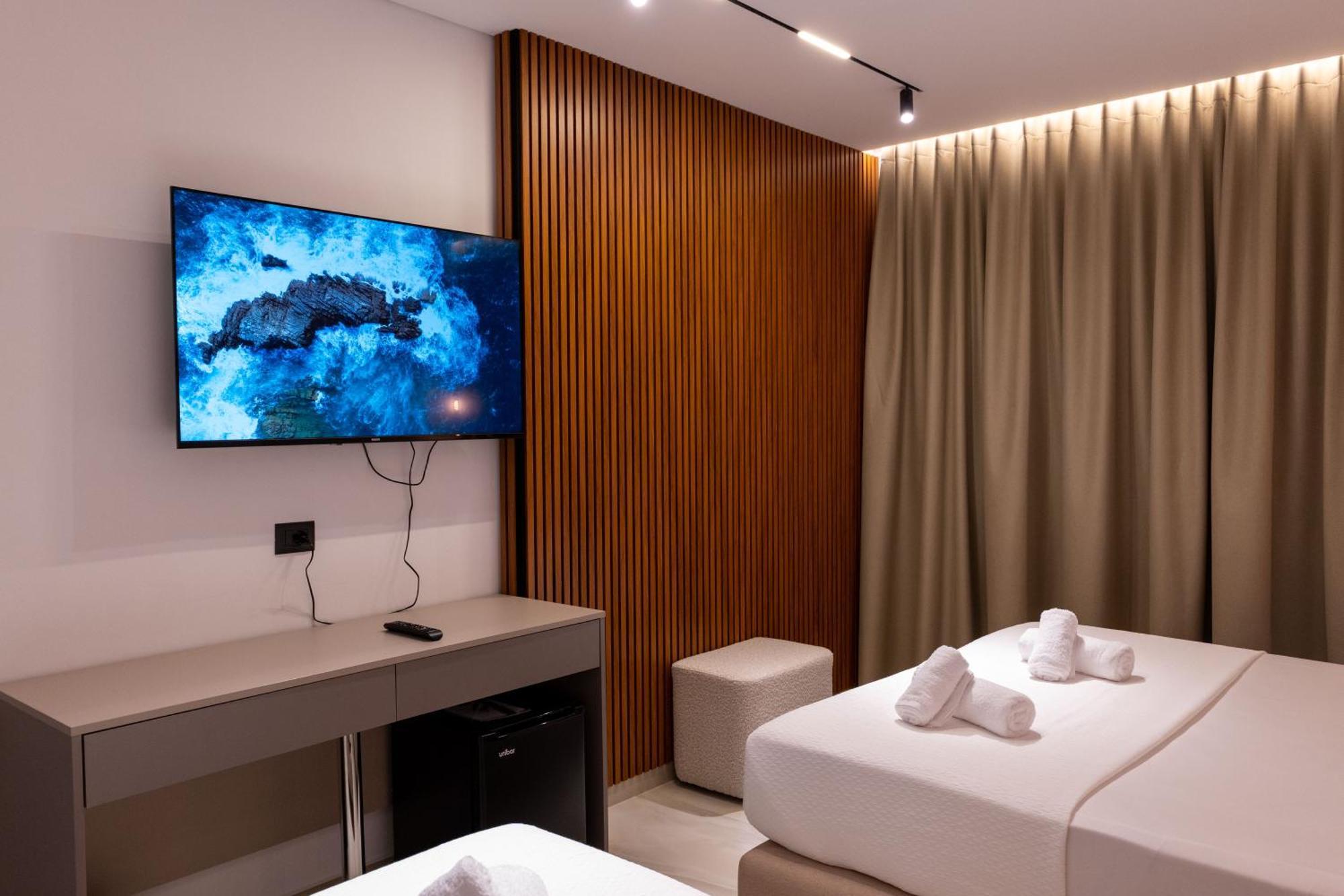 Litan Hotel Sarandë Buitenkant foto