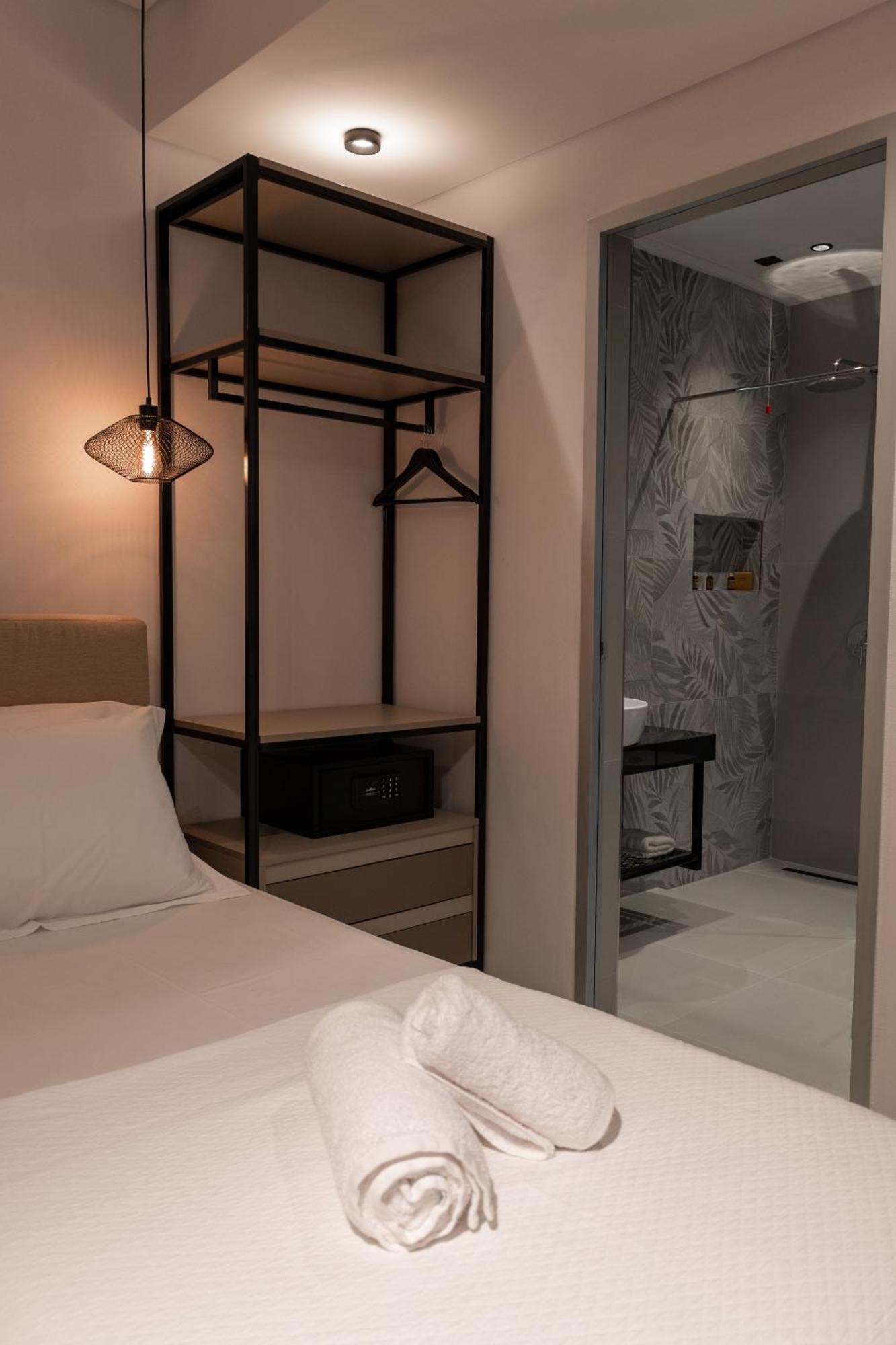 Litan Hotel Sarandë Buitenkant foto