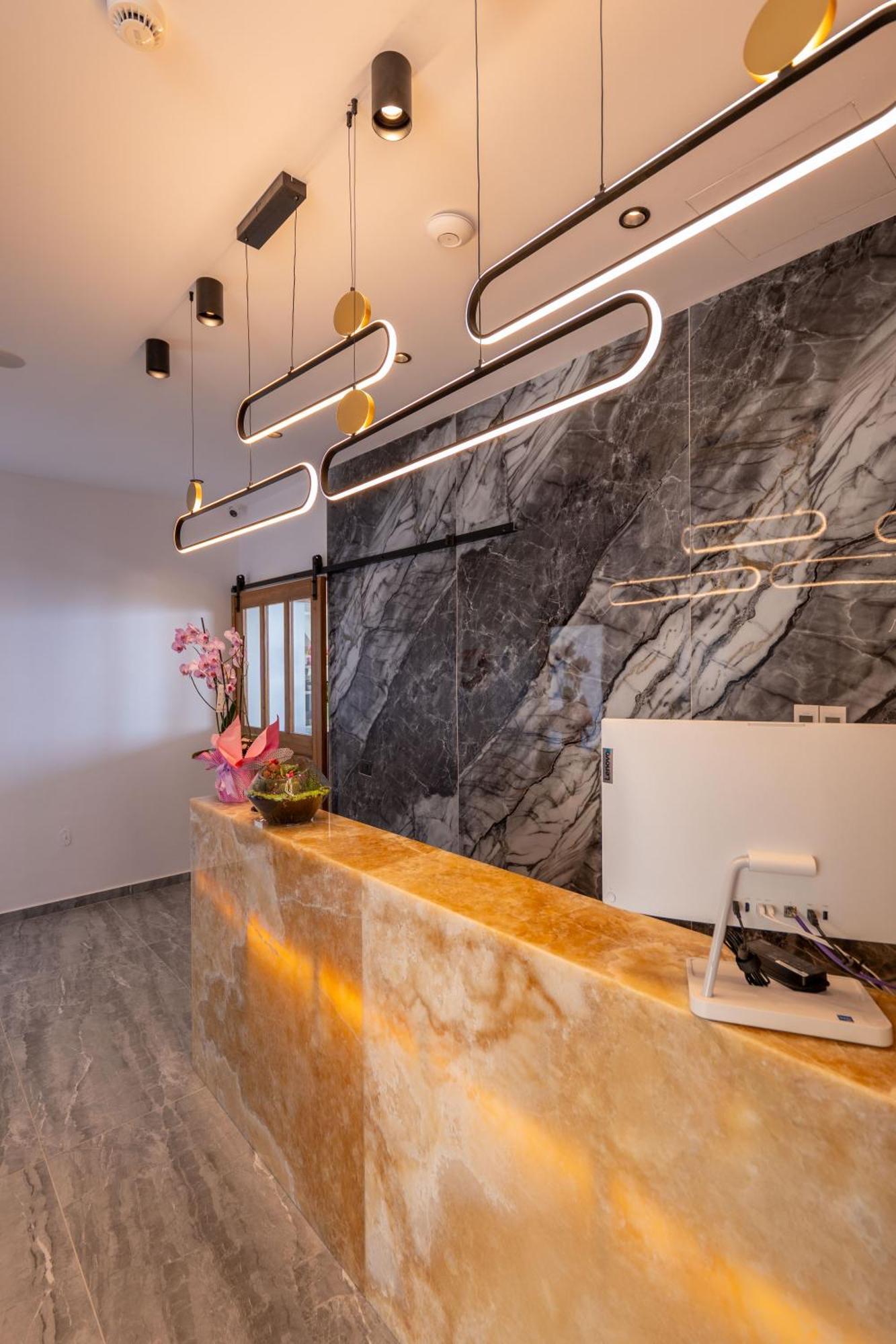 Litan Hotel Sarandë Buitenkant foto