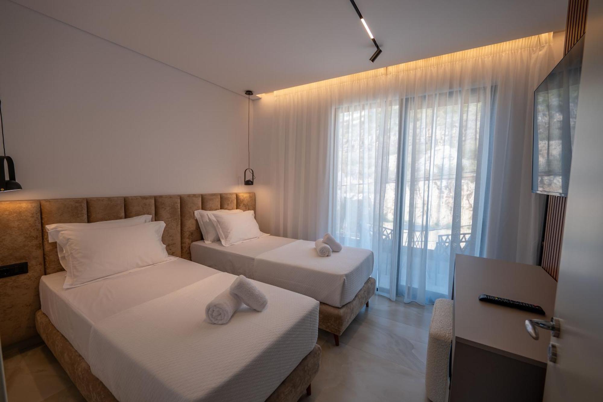 Litan Hotel Sarandë Buitenkant foto